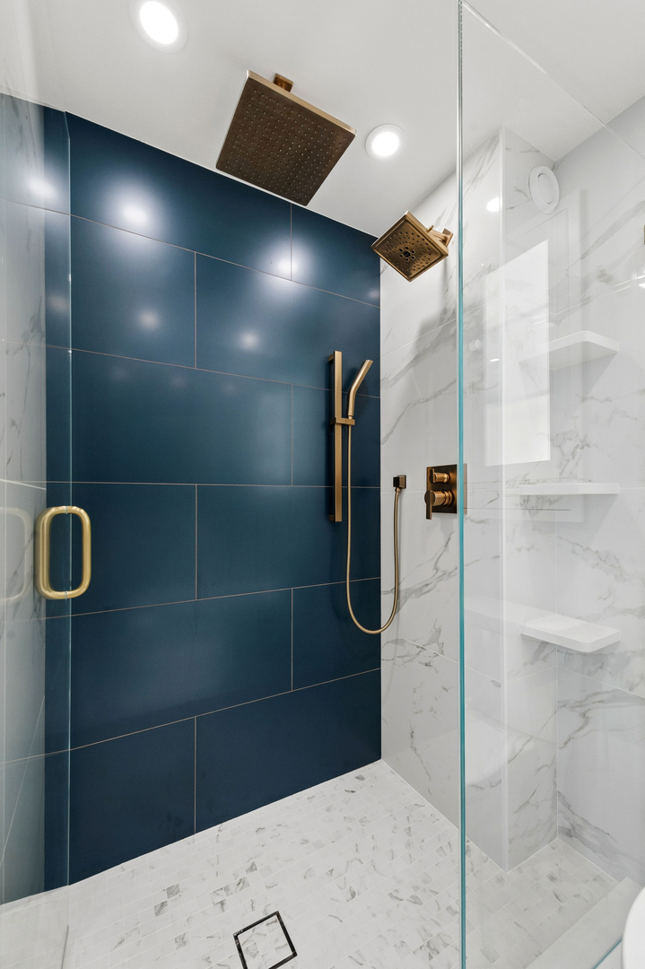 195 N HARBOR Drive Unit: 2408