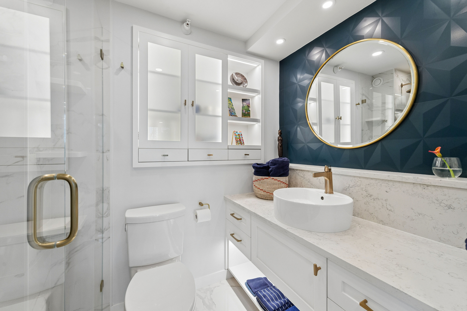 195 N HARBOR Drive Unit: 2408