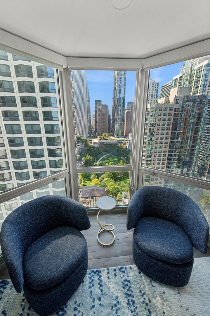 195 N HARBOR Drive Unit: 2408