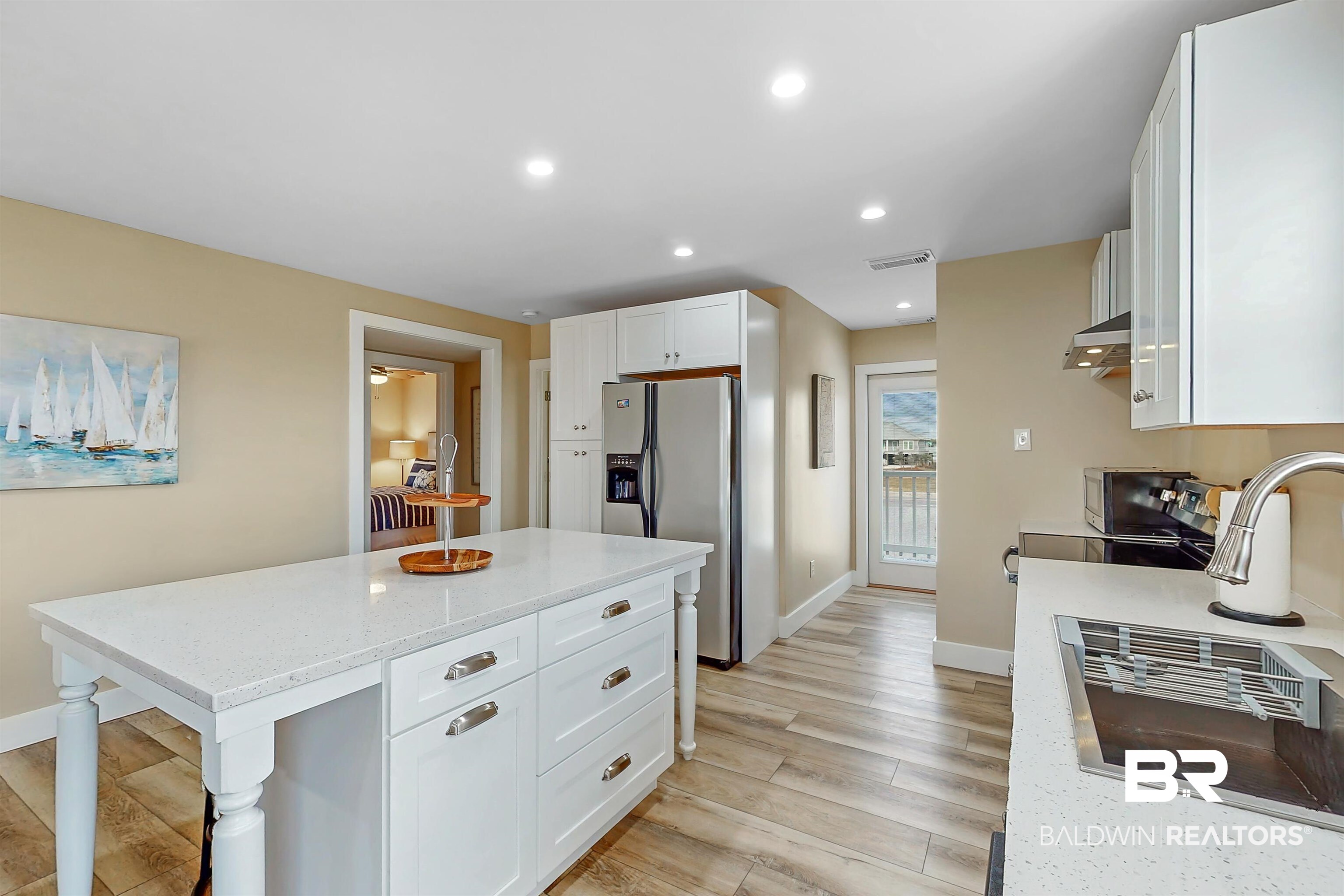 1409 W Lagoon Avenue