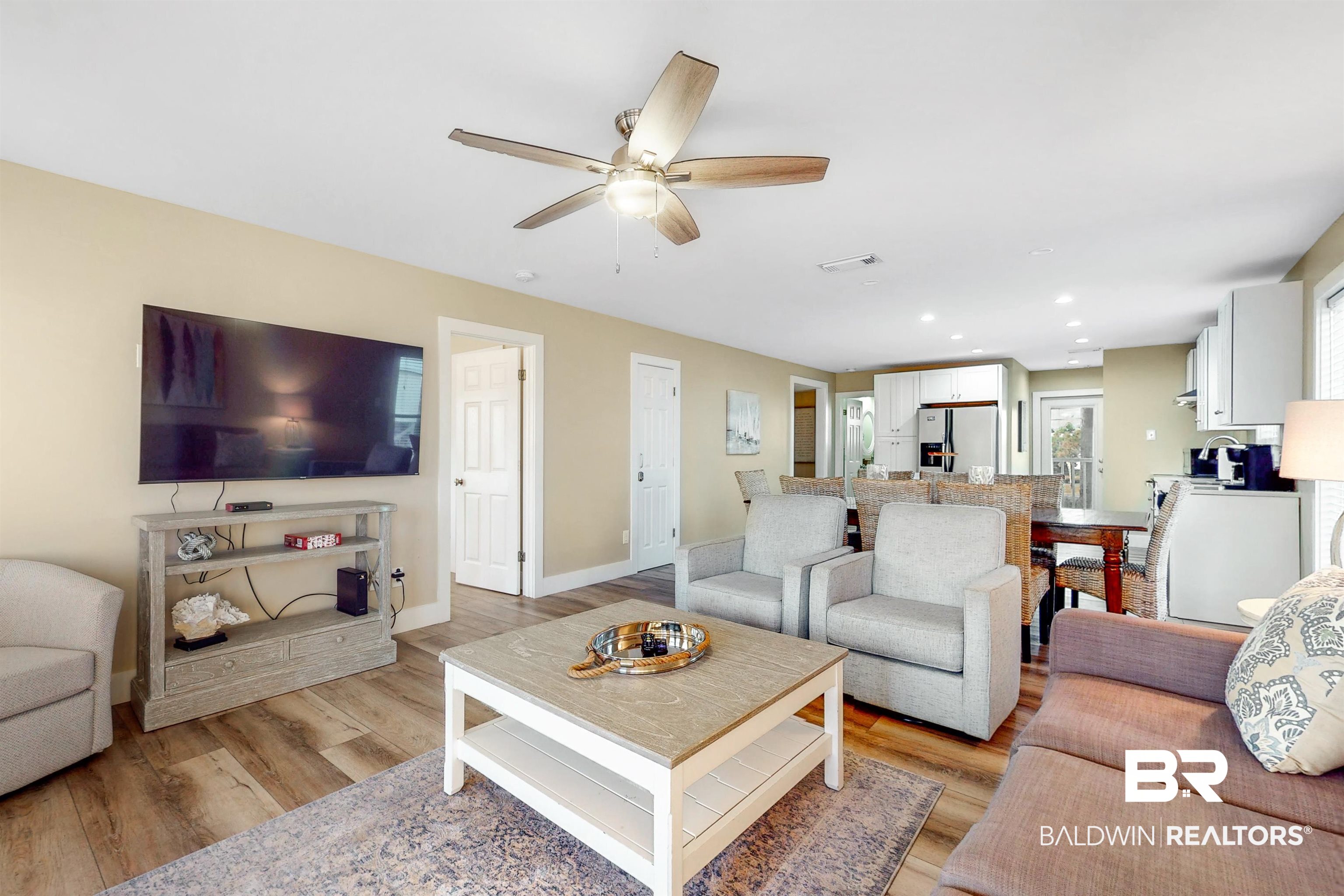 1409 W Lagoon Avenue