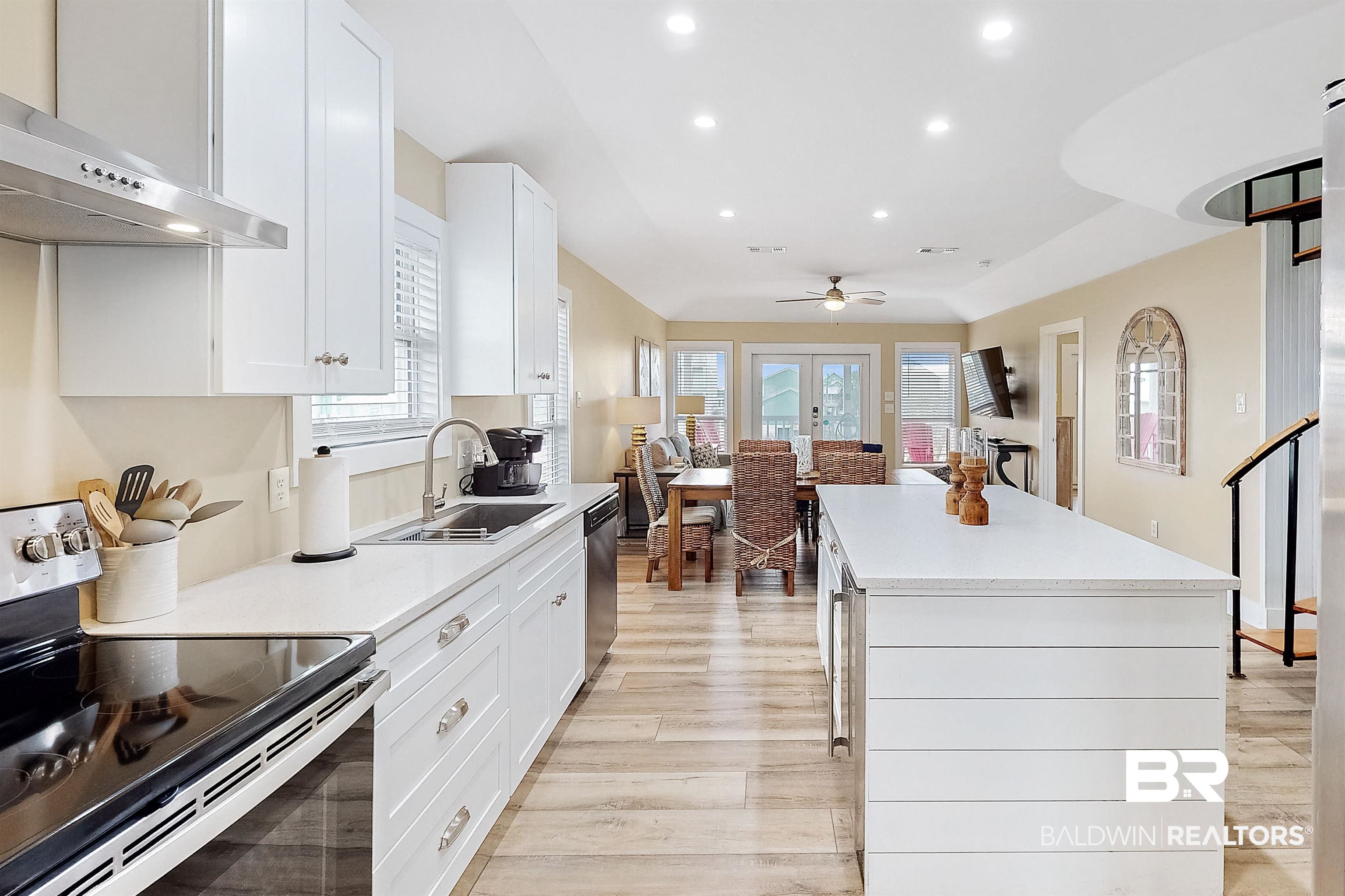 1409 W Lagoon Avenue