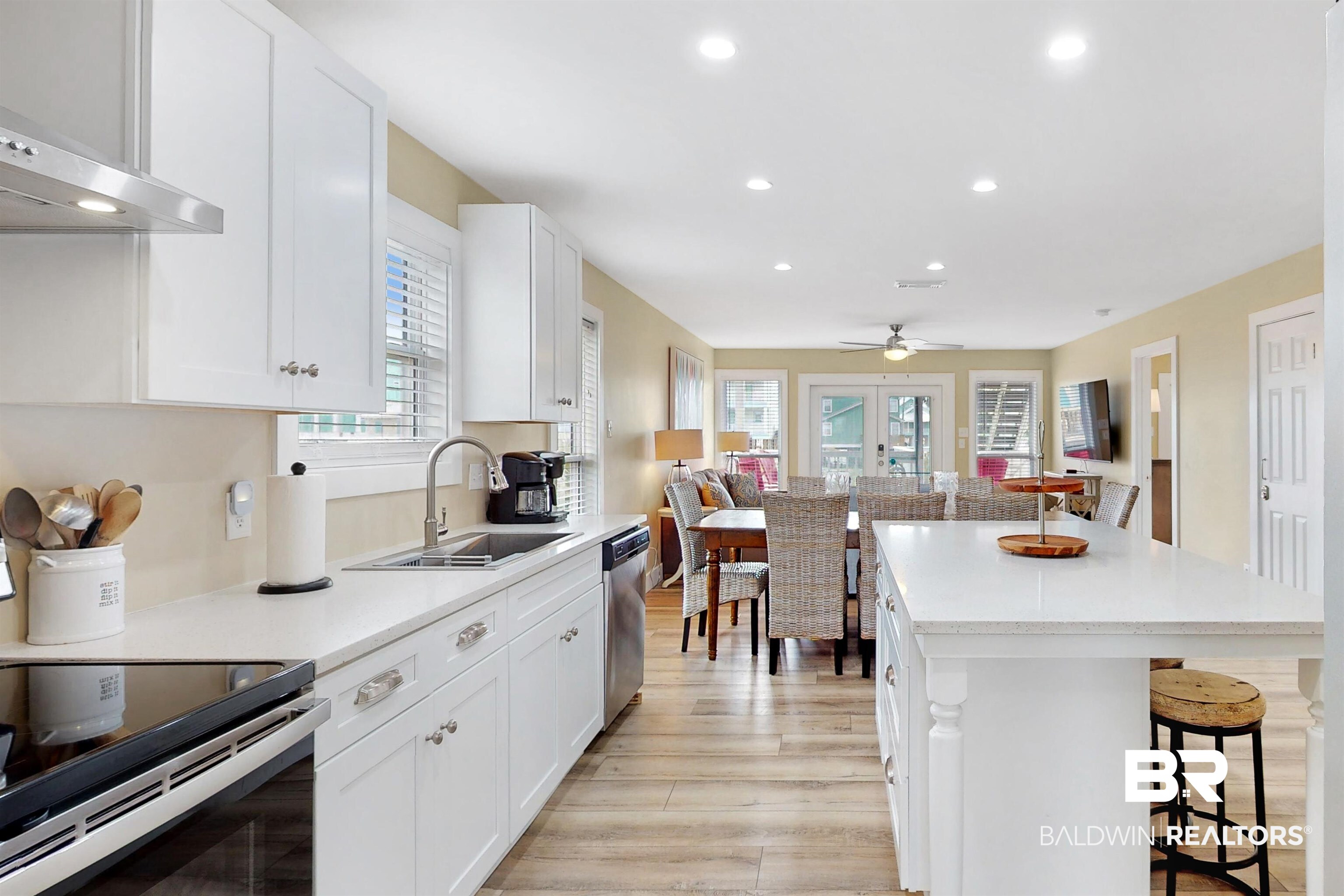 1409 W Lagoon Avenue