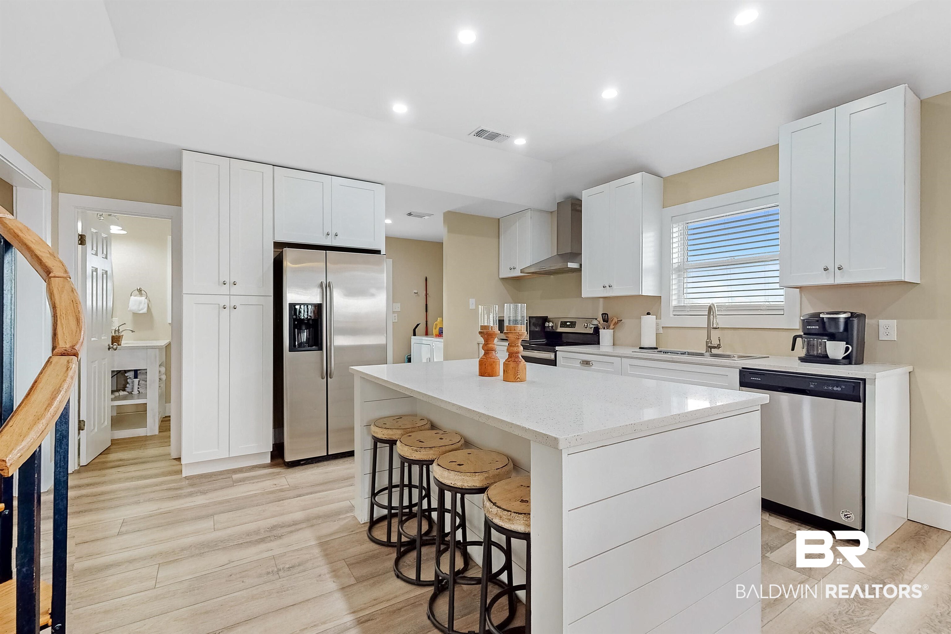 1409 W Lagoon Avenue