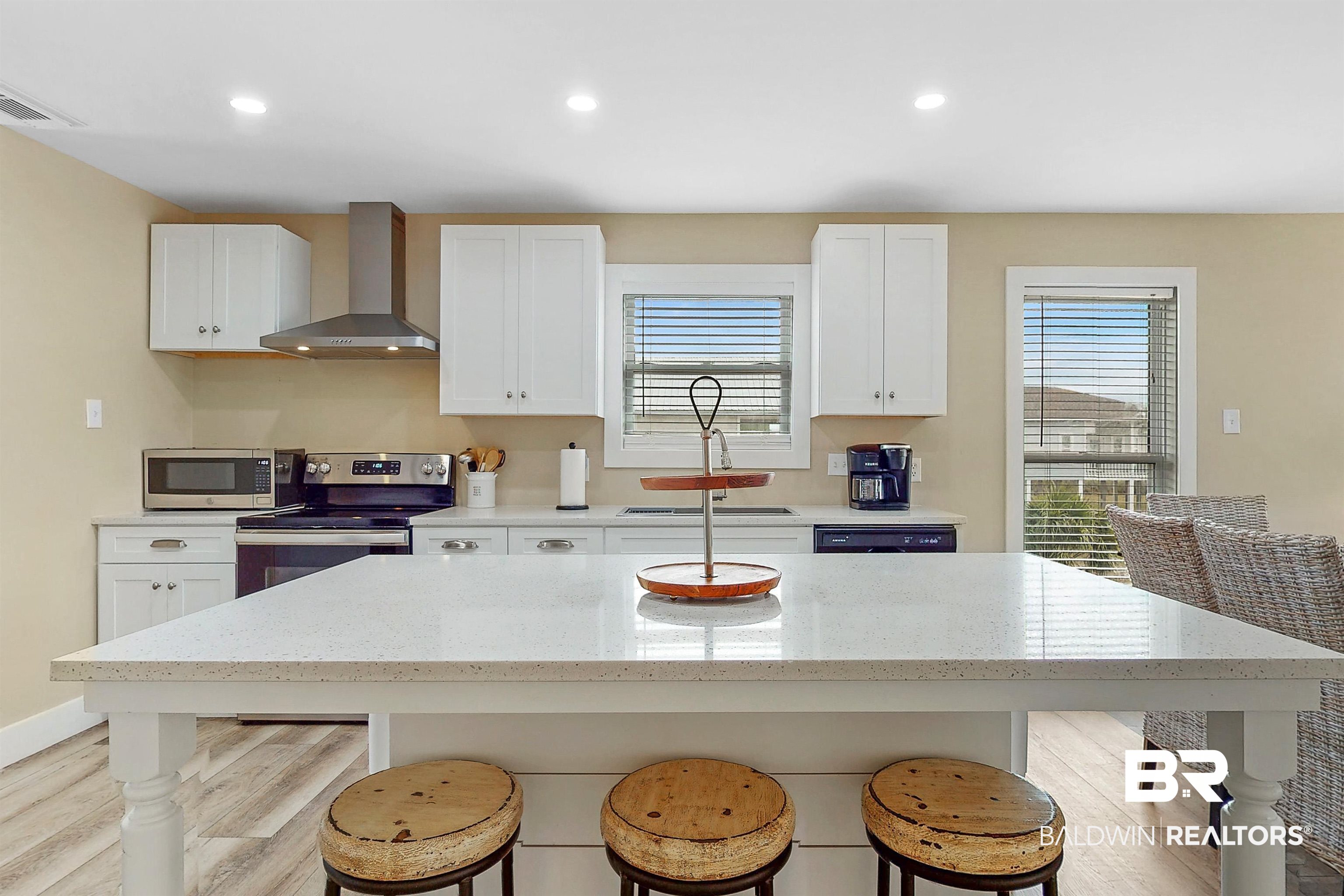 1409 W Lagoon Avenue
