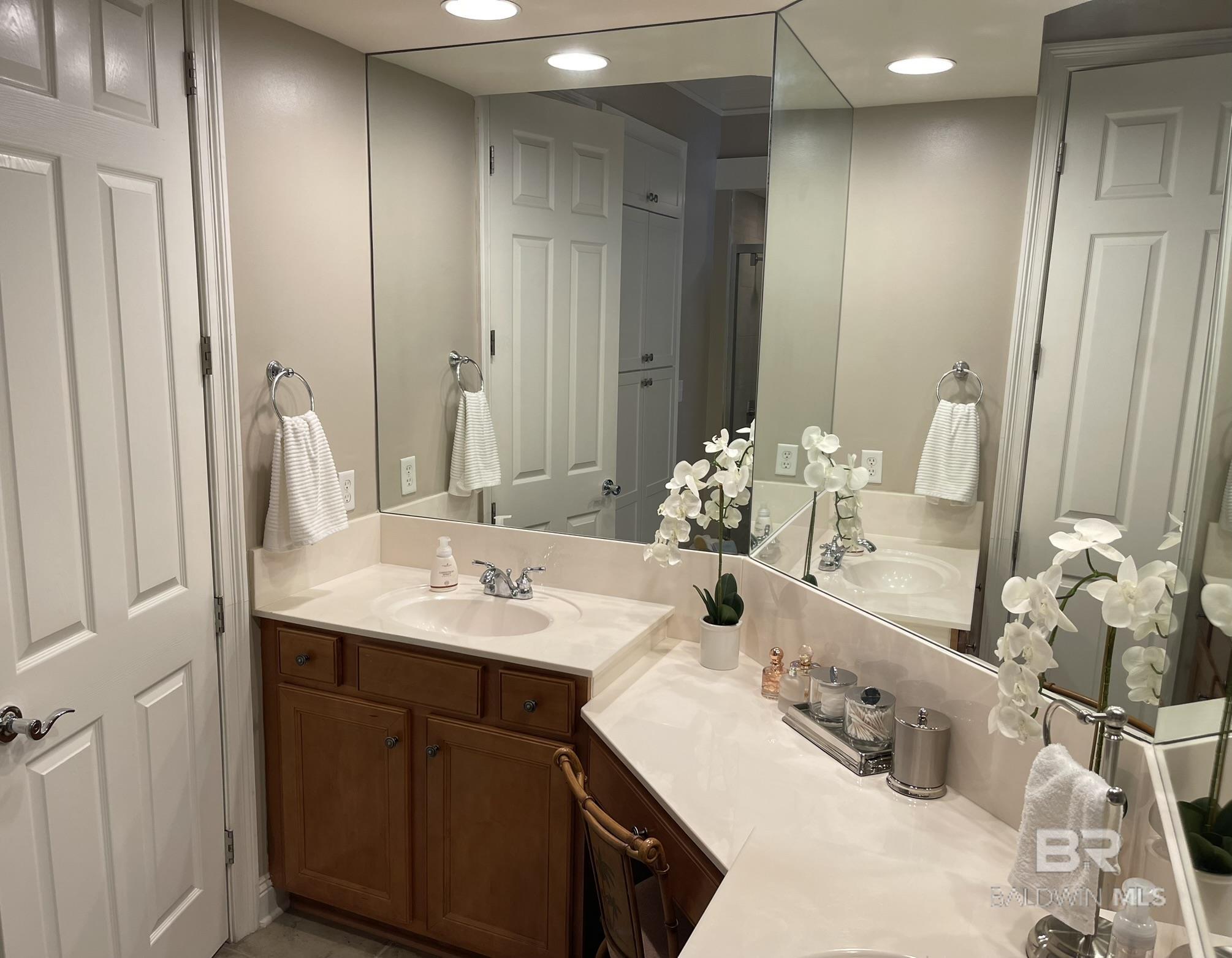 200 Peninsula Boulevard H-102