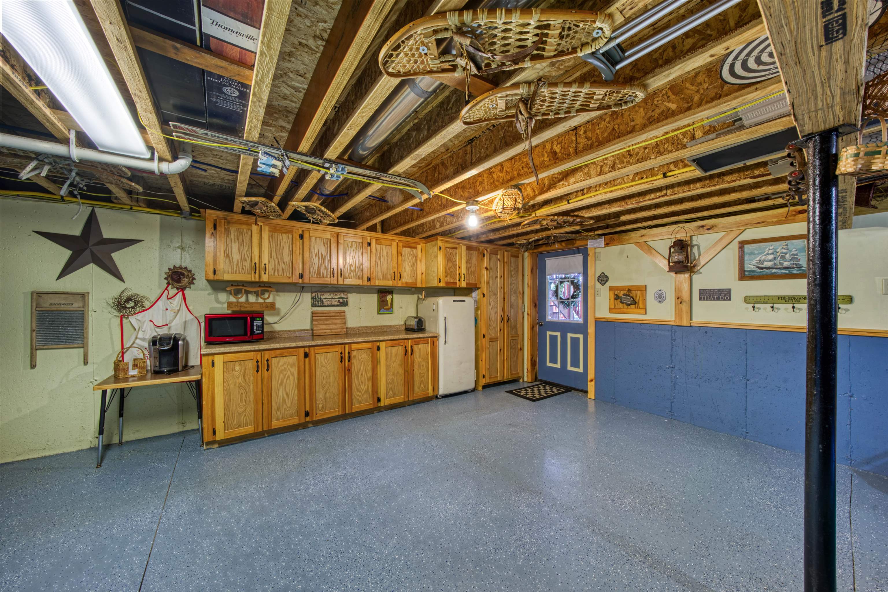 1705 Valley Road