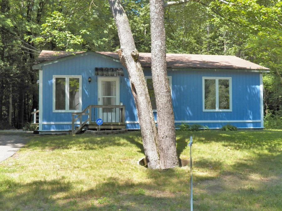 25 Woodlawn Avenue