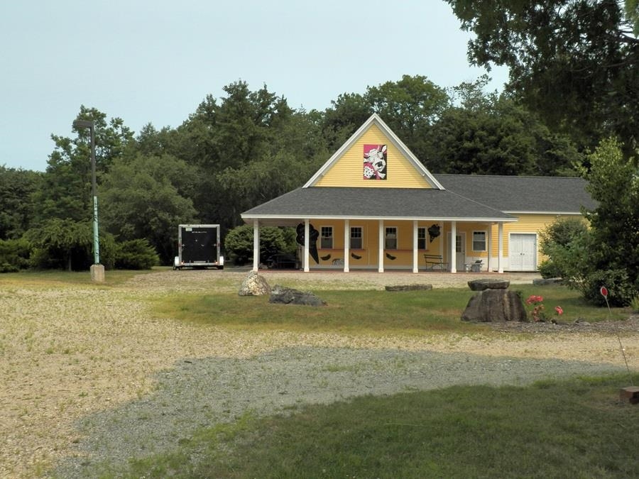 146 Calef Highway