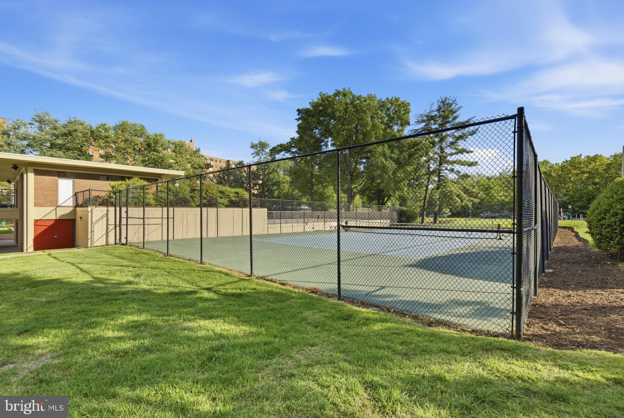 1300 ARMY NAVY DRIVE 815