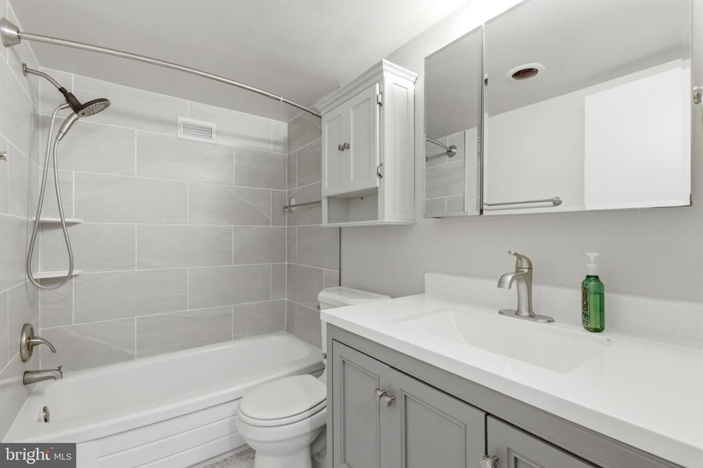 1300 ARMY NAVY DRIVE 815