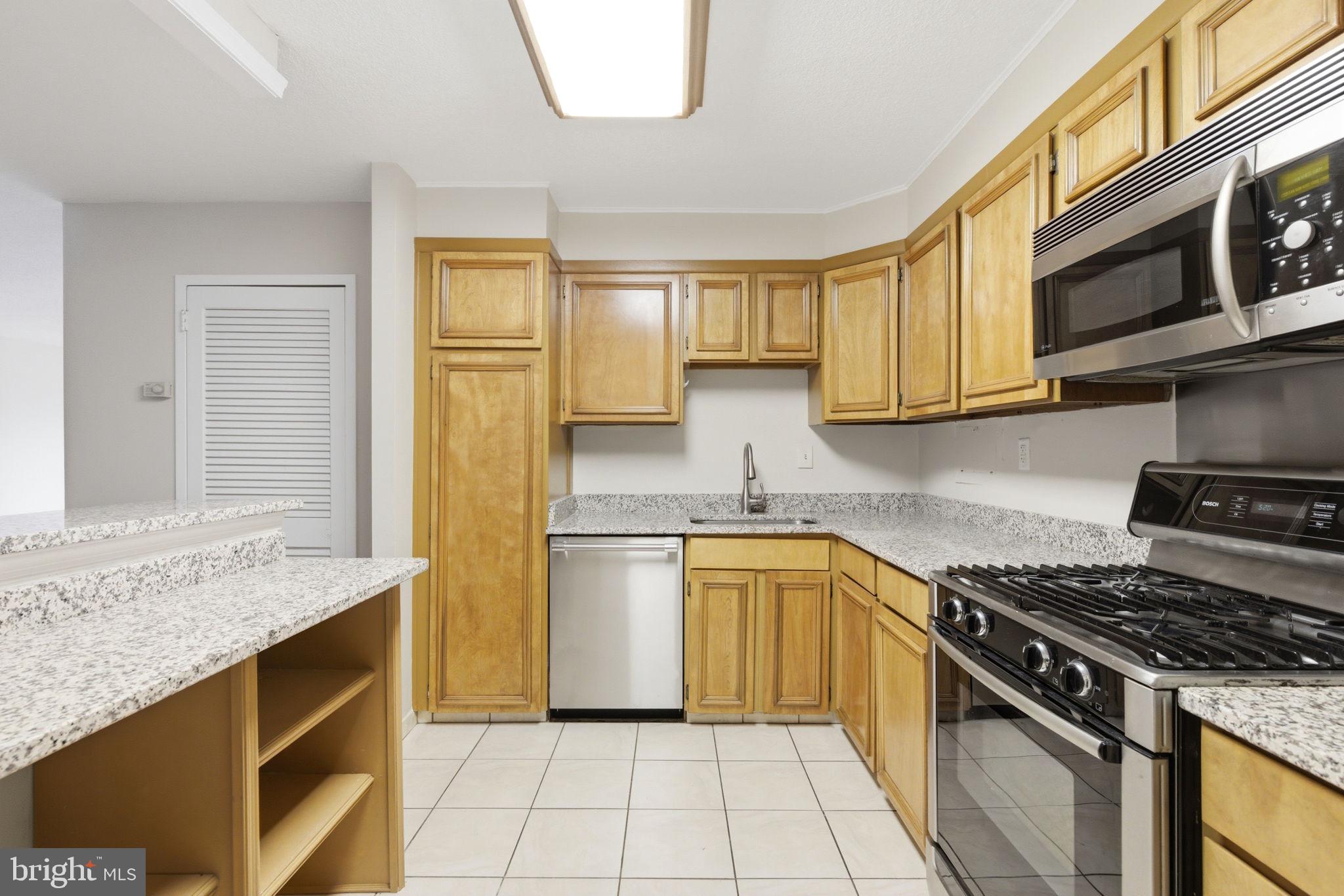 1300 ARMY NAVY DRIVE 815