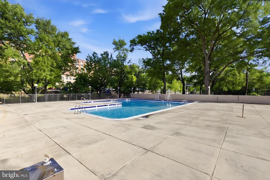 1300 ARMY NAVY DRIVE 815