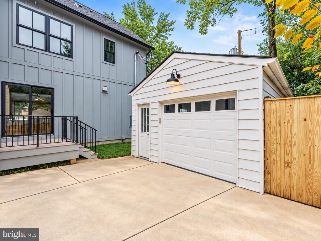 4608 2ND ROAD N