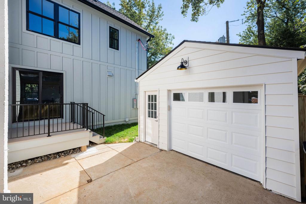 4608 2ND ROAD N