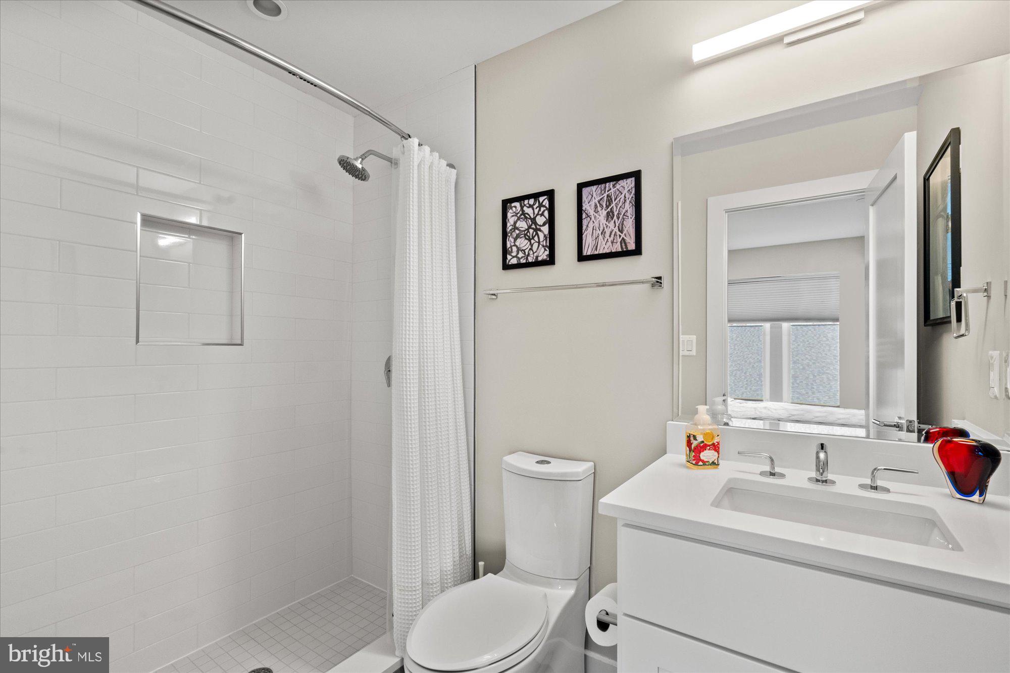 607 SLADE CT