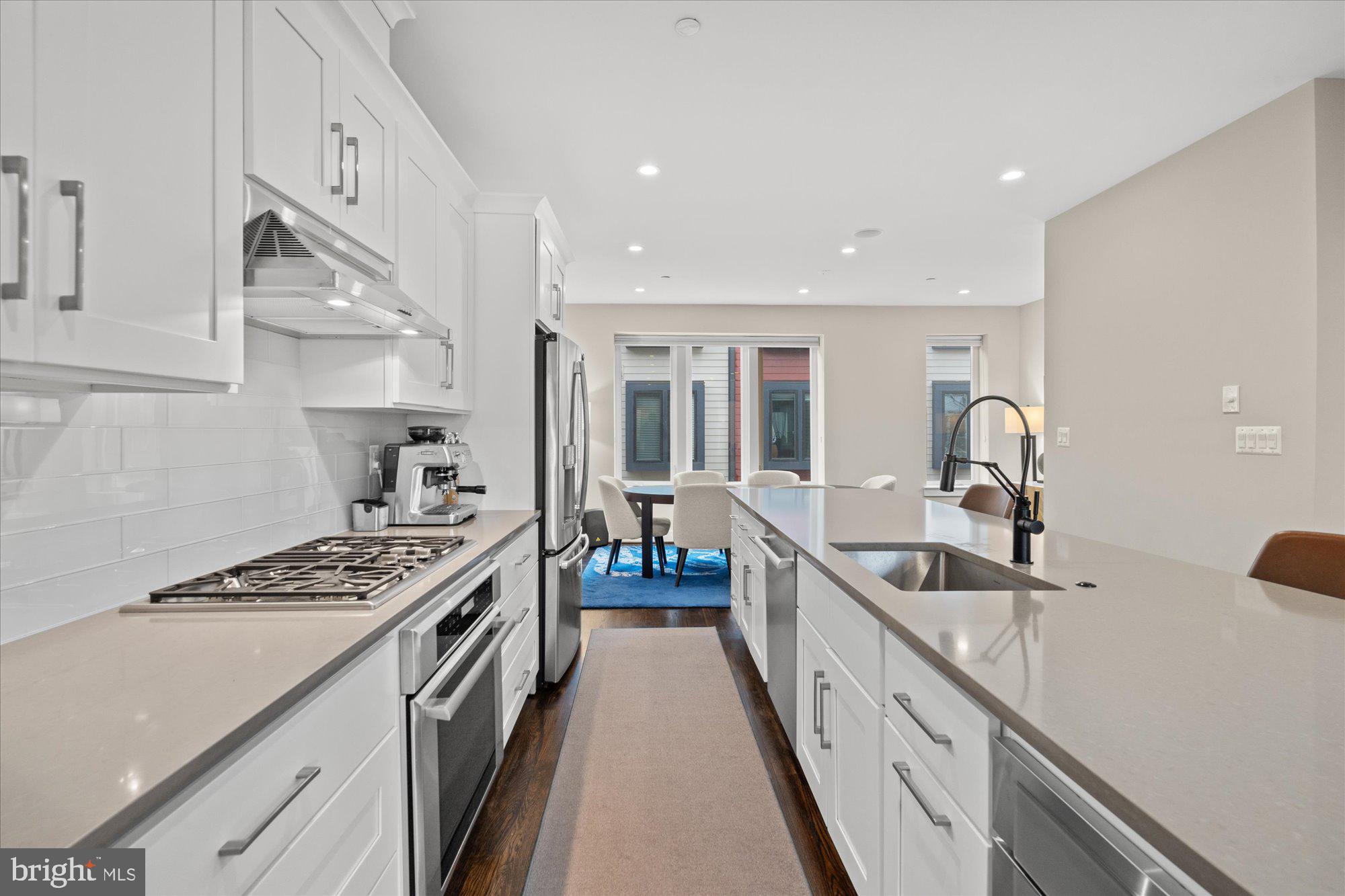 607 SLADE CT