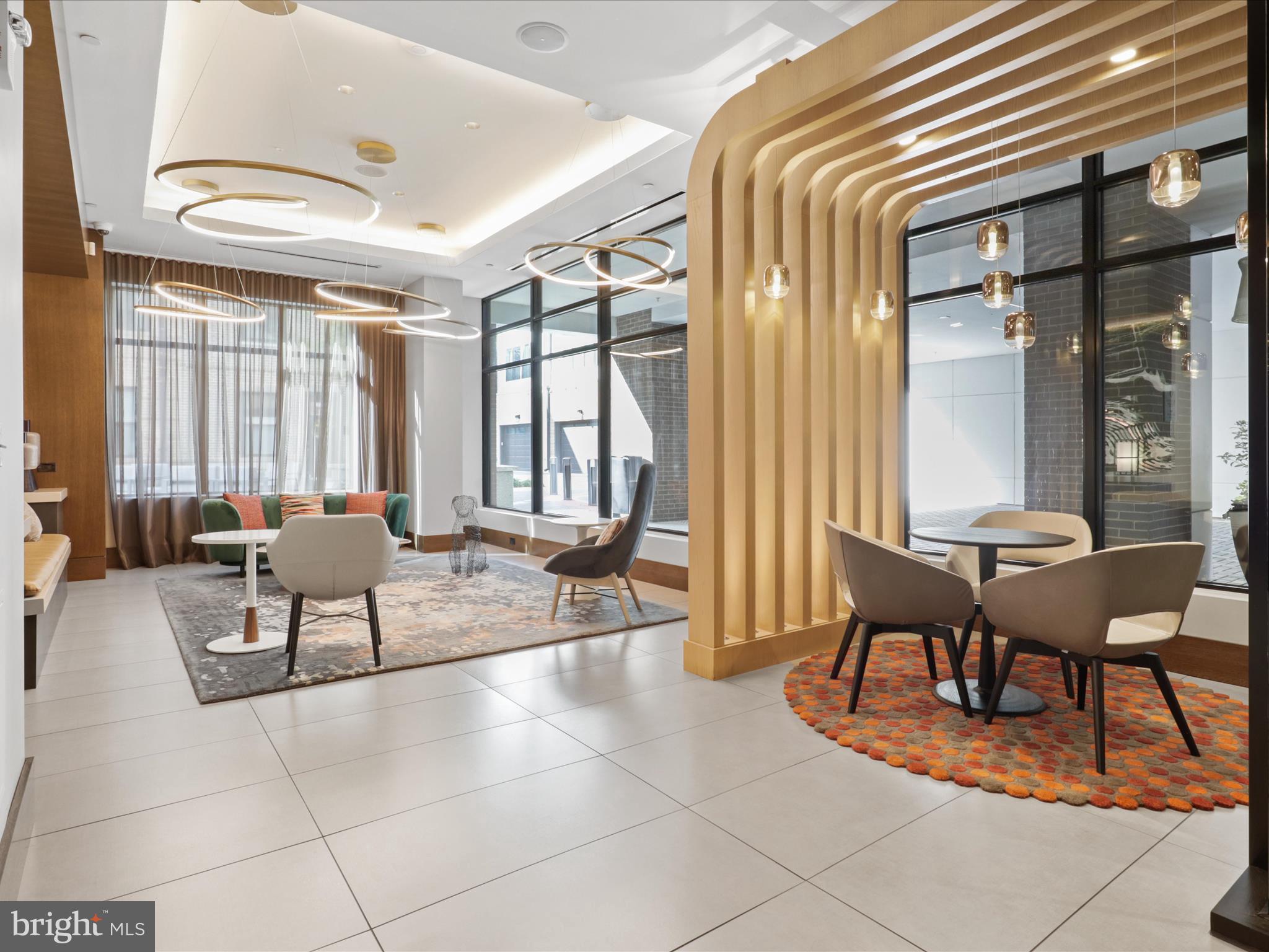 925 N FAIRFAX ST #704