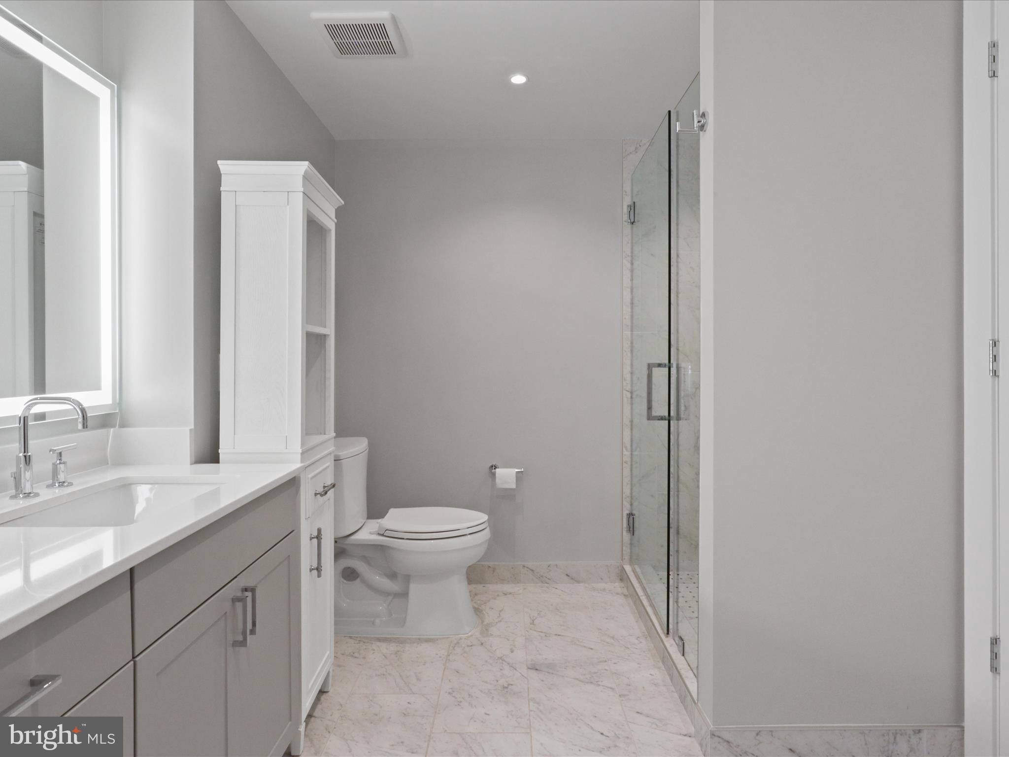 925 N FAIRFAX ST #704