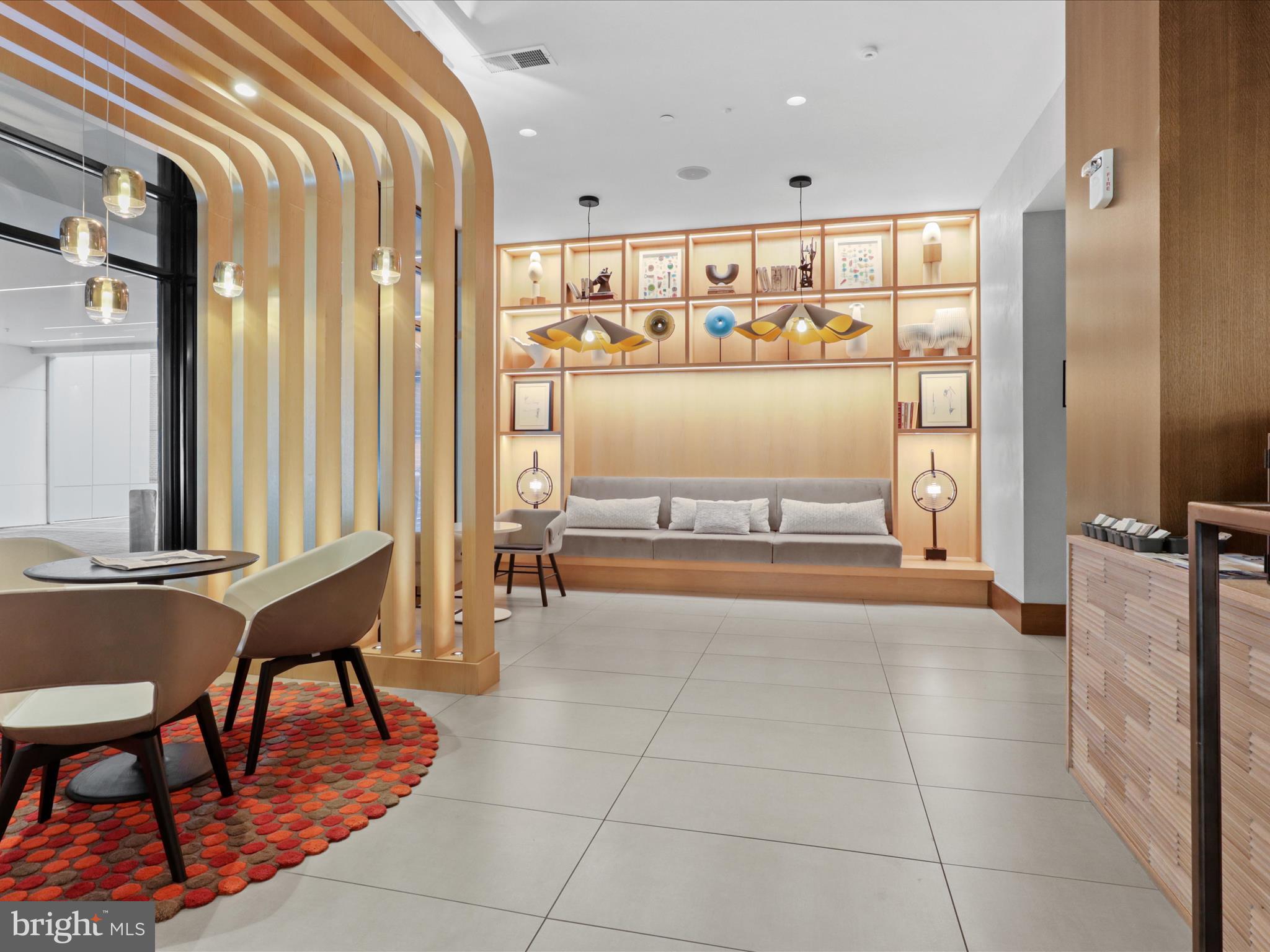 925 N FAIRFAX ST #704