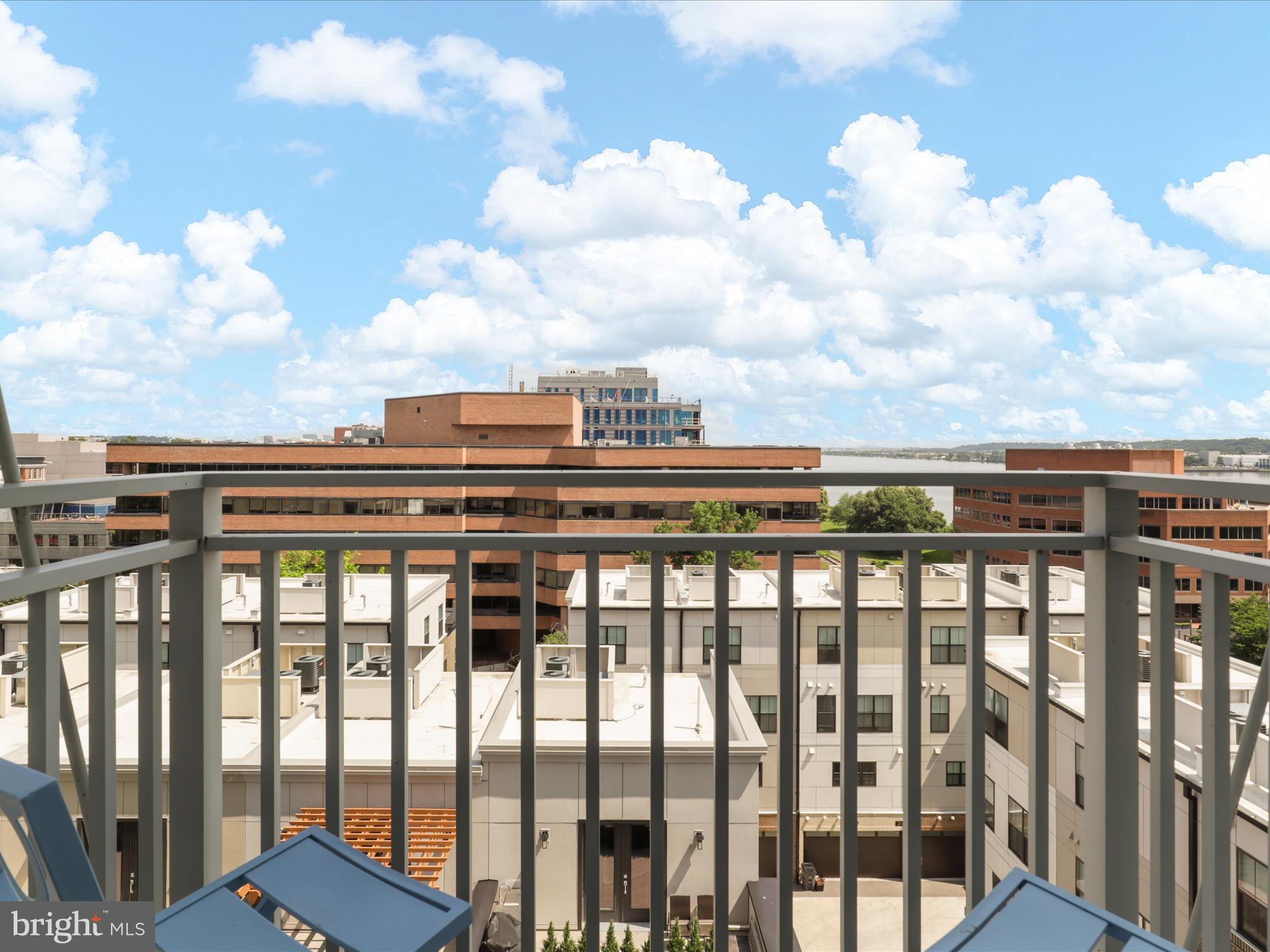 925 N FAIRFAX ST #704