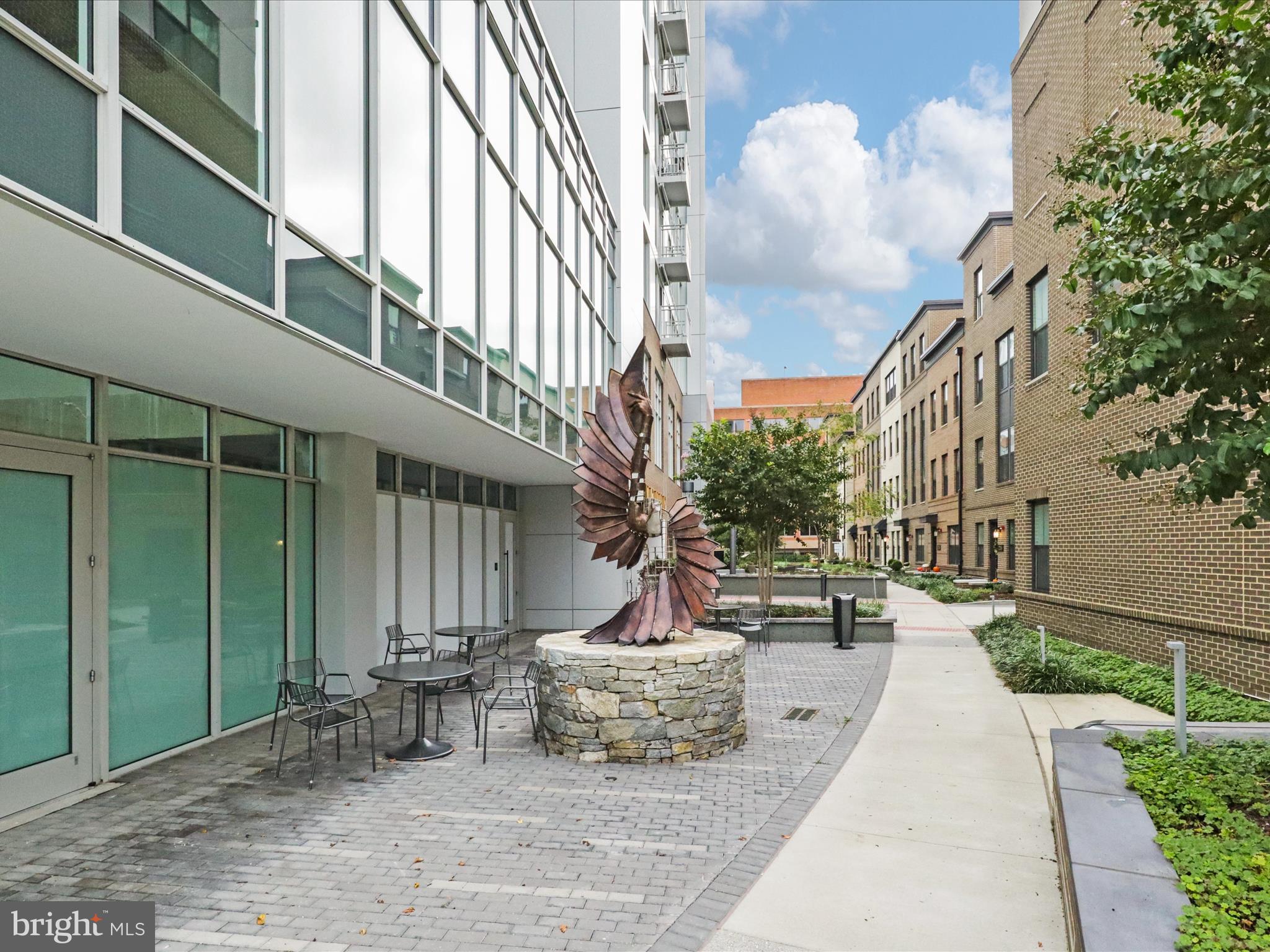 925 N FAIRFAX ST #704