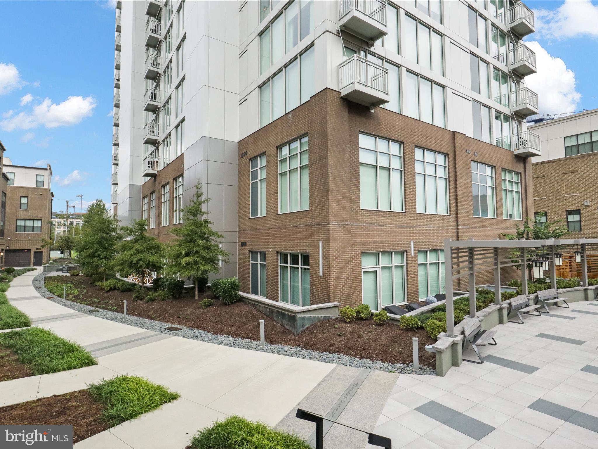 925 N FAIRFAX ST #704