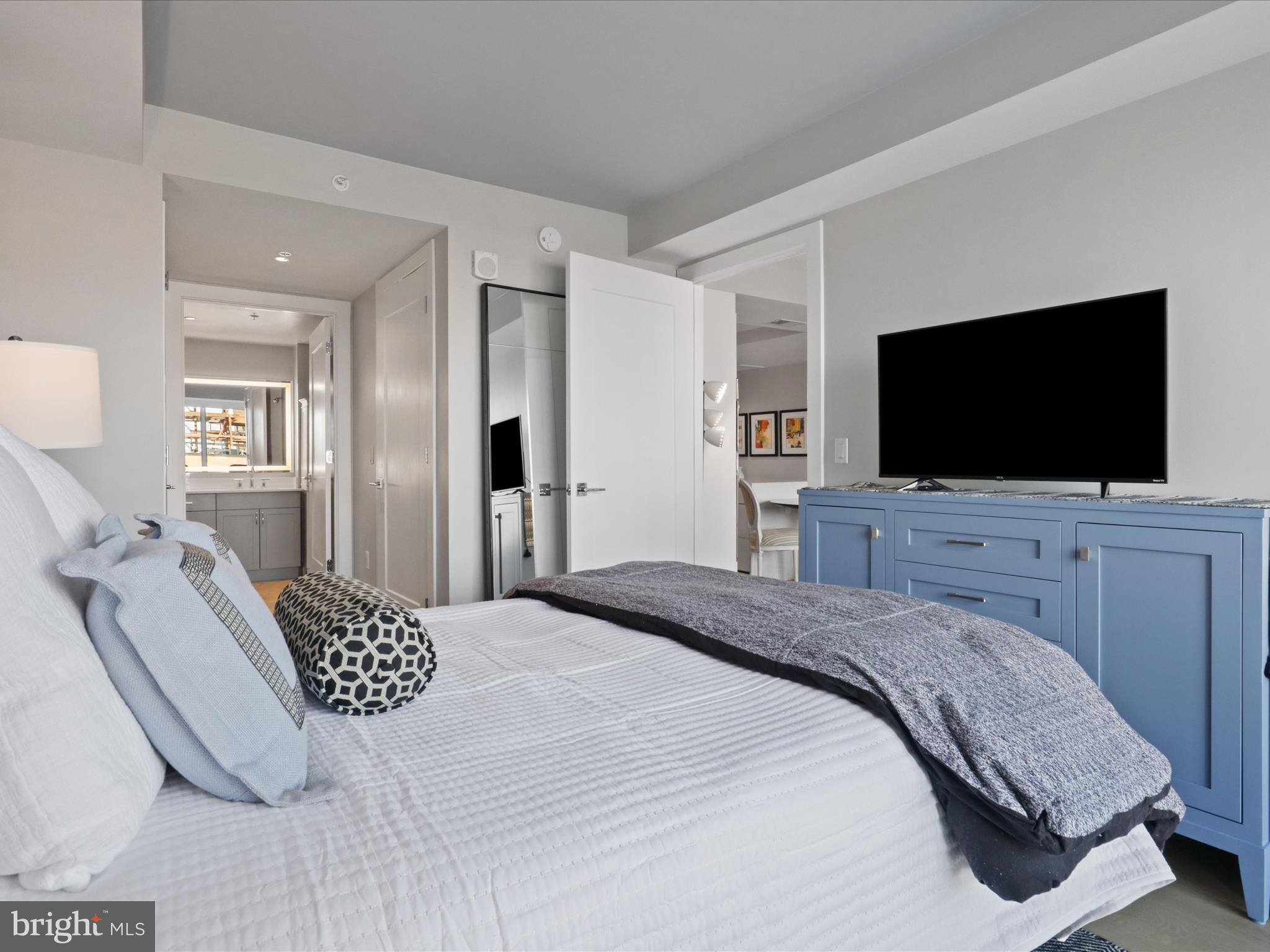 925 N FAIRFAX ST #704