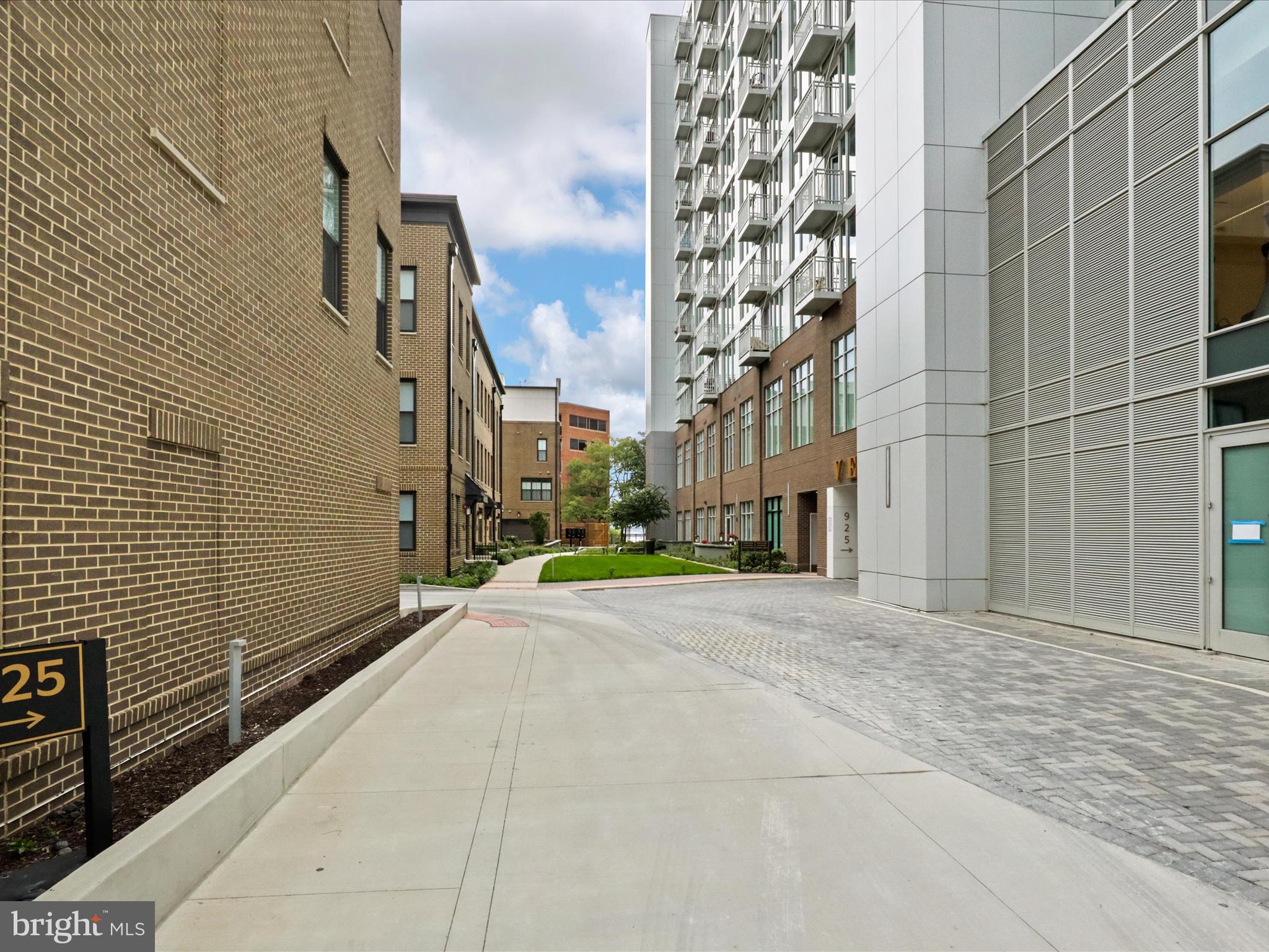 925 N FAIRFAX ST #704