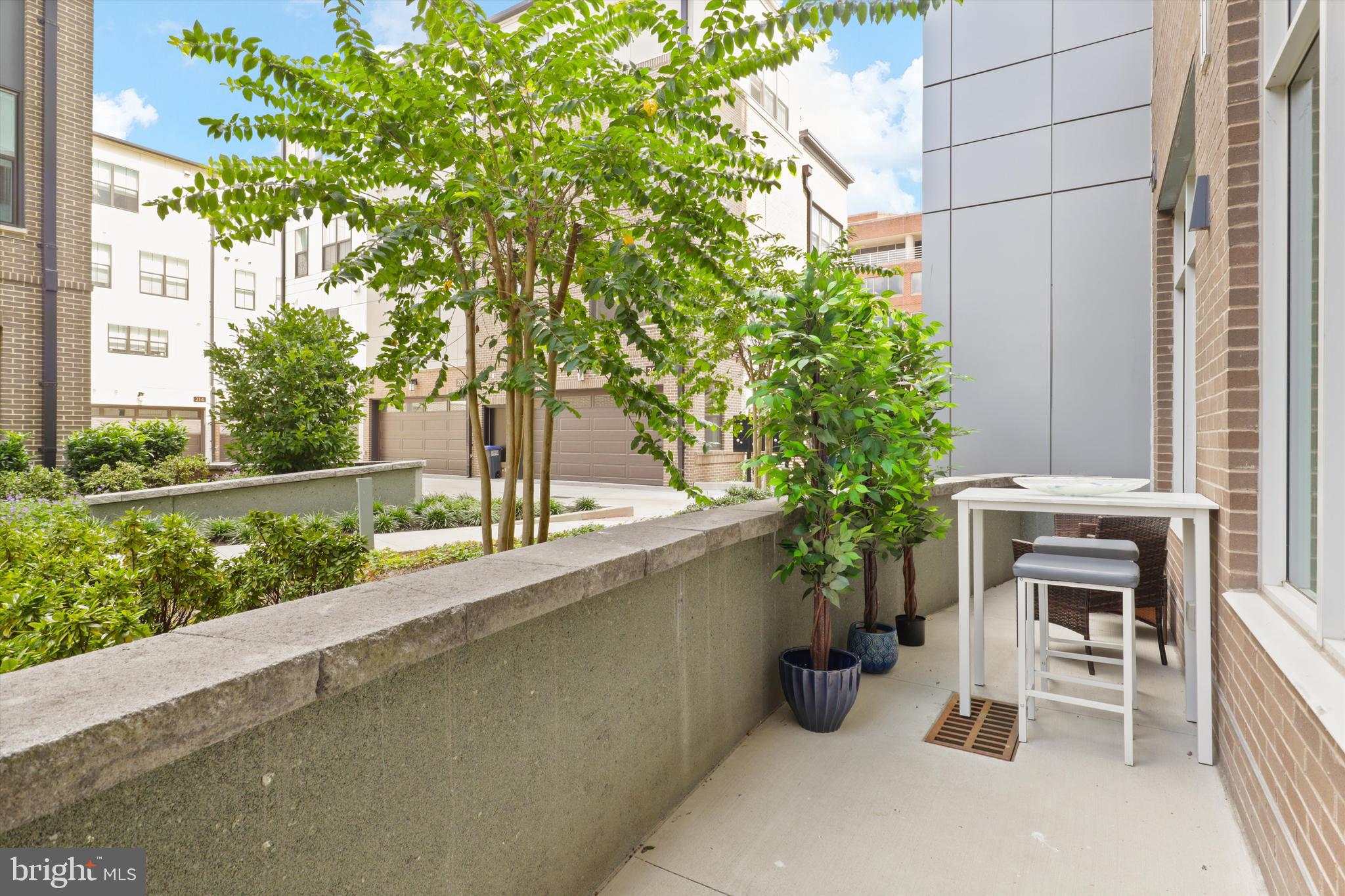 925 N FAIRFAX STREET 102