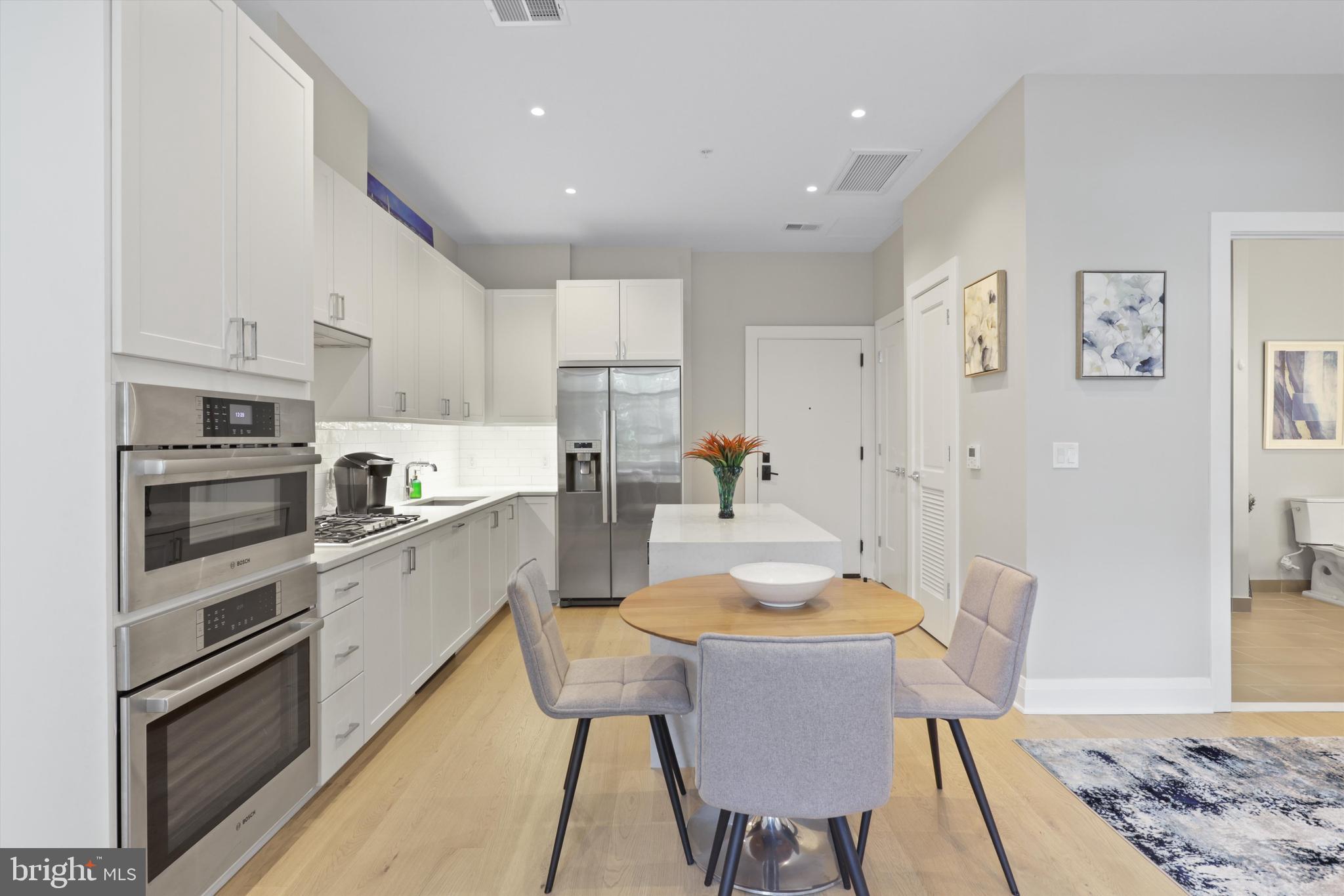 925 N FAIRFAX STREET 102