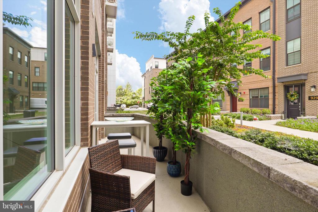 925 N FAIRFAX STREET 102