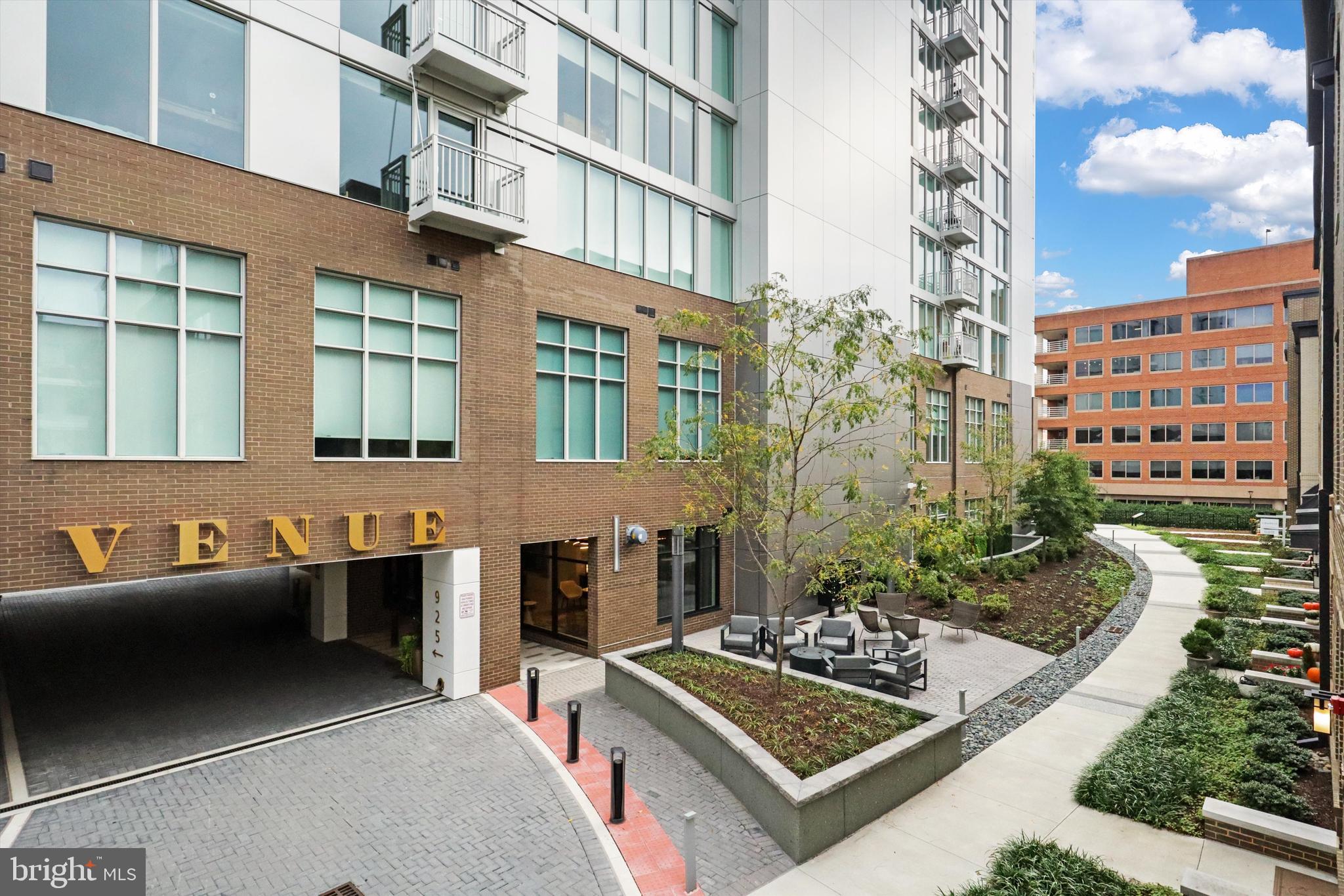 925 N FAIRFAX STREET 102