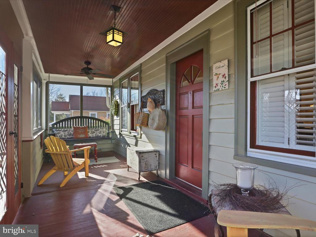 2406 LESLIE AVENUE