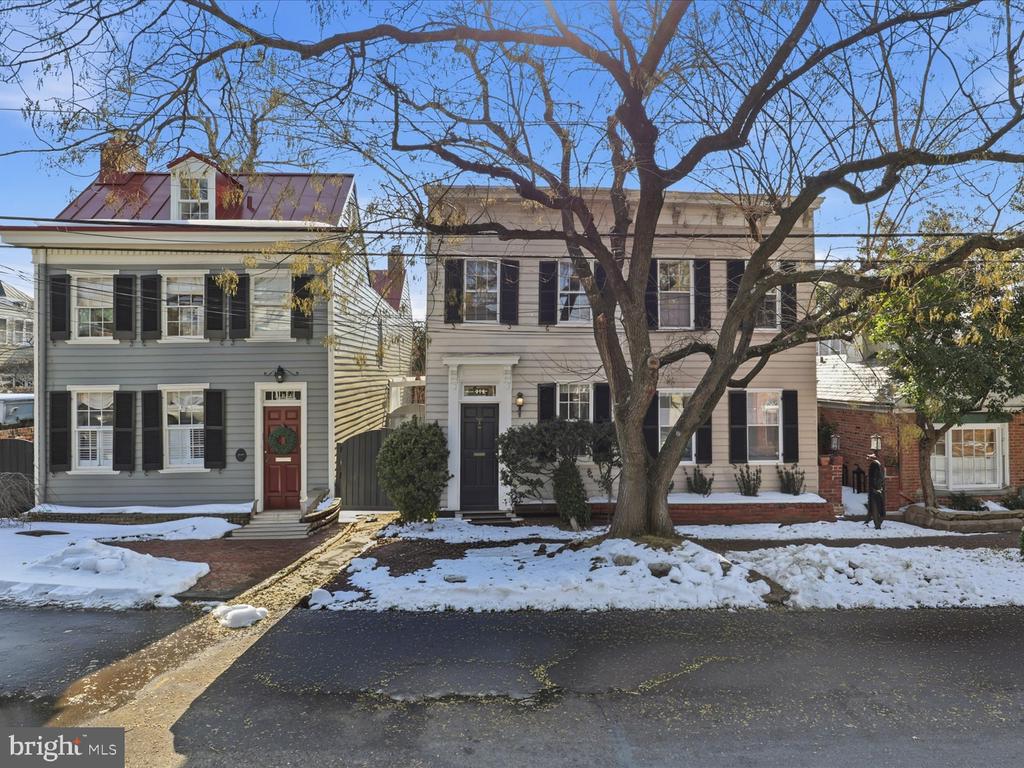 210 GIBBON STREET