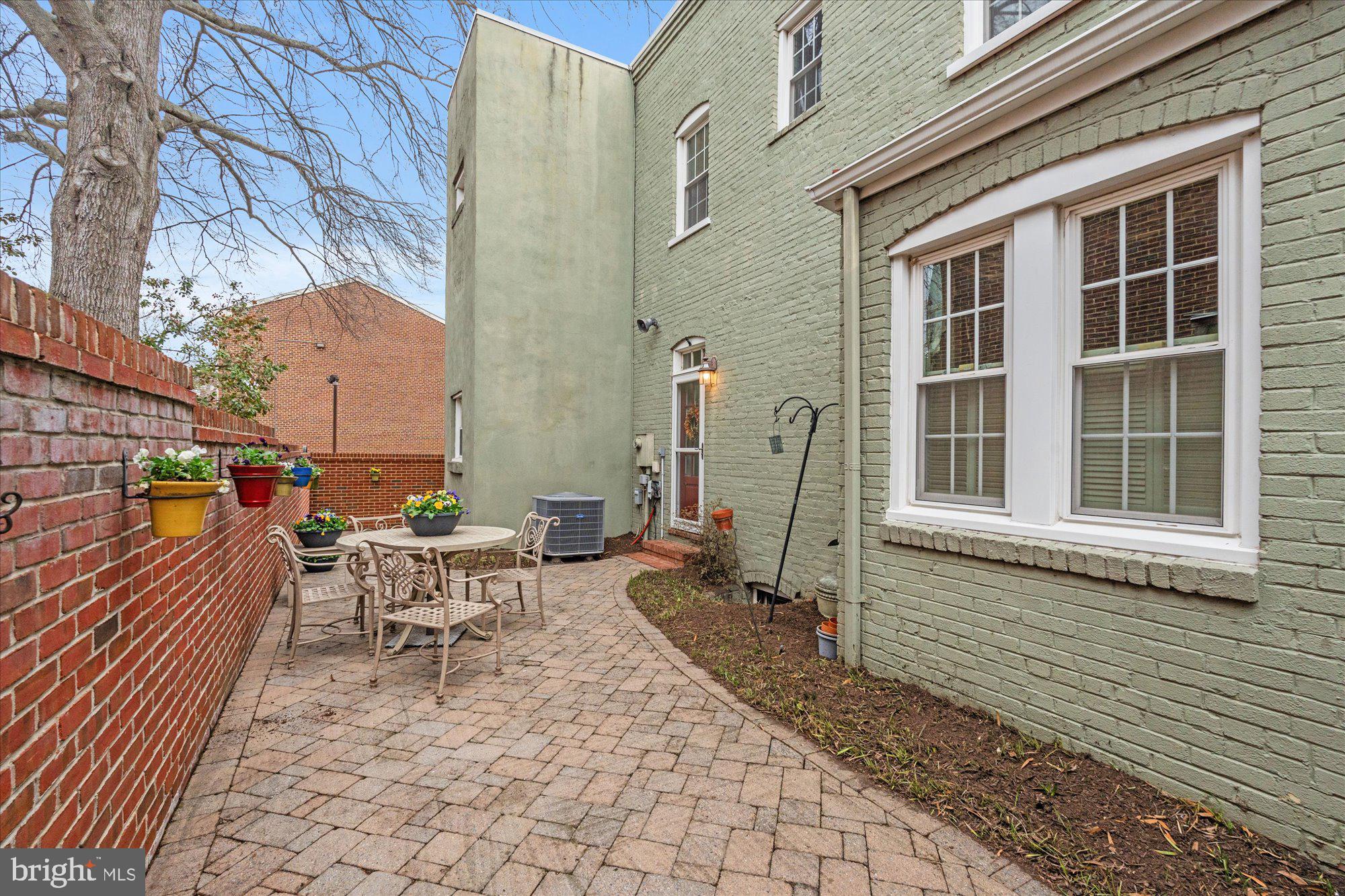 539 S COLUMBUS STREET