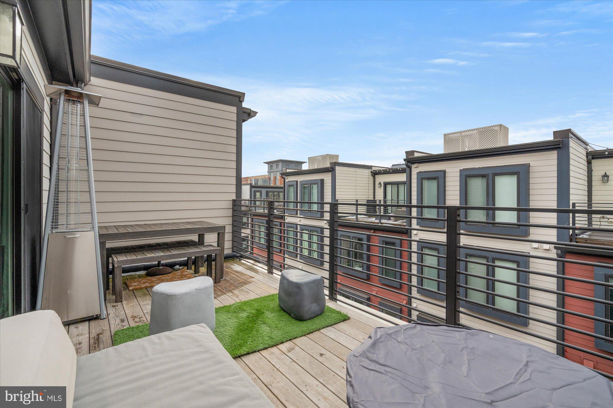 607 SLADE COURT