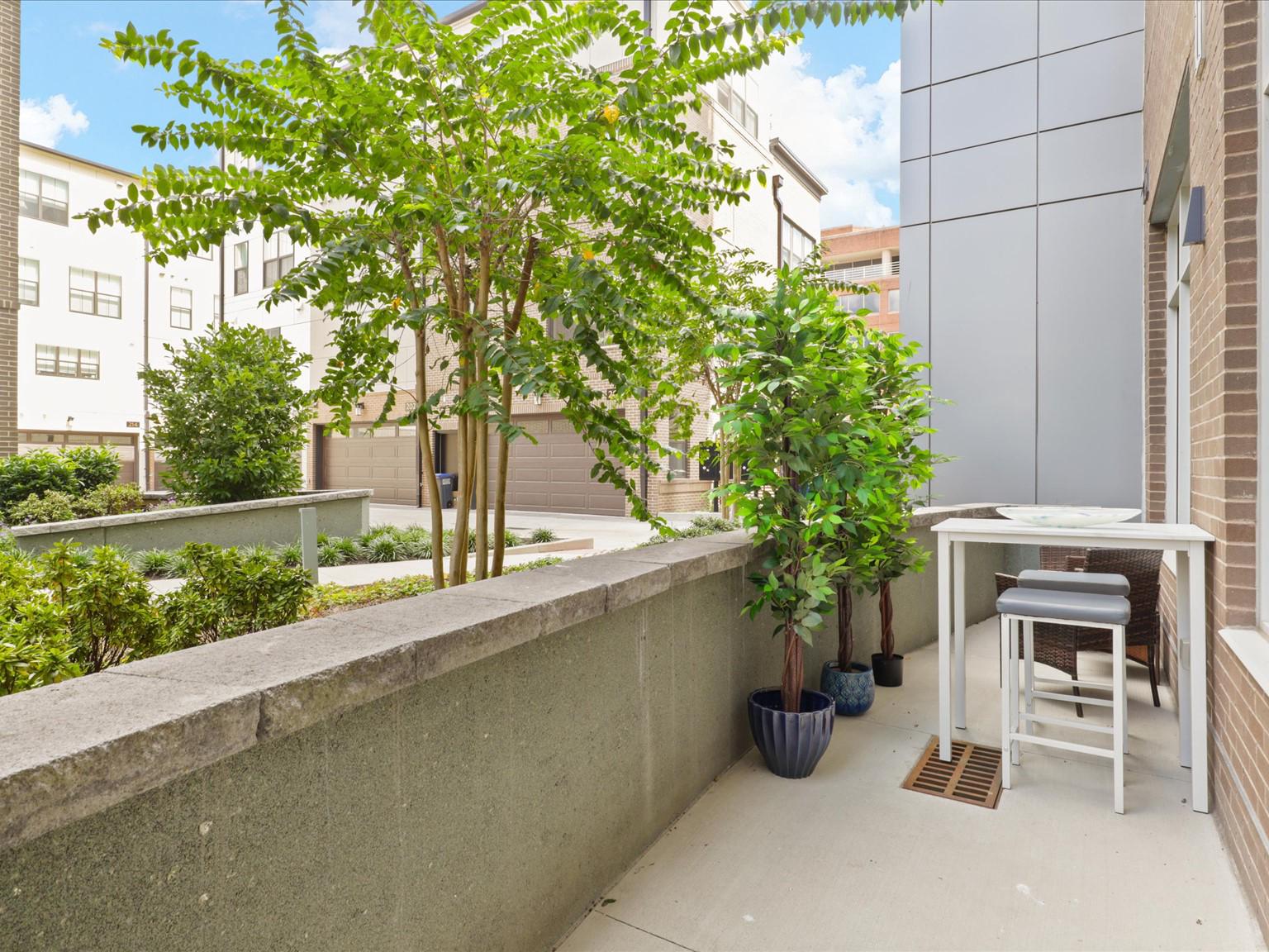 925 FAIRFAX STREET N 102