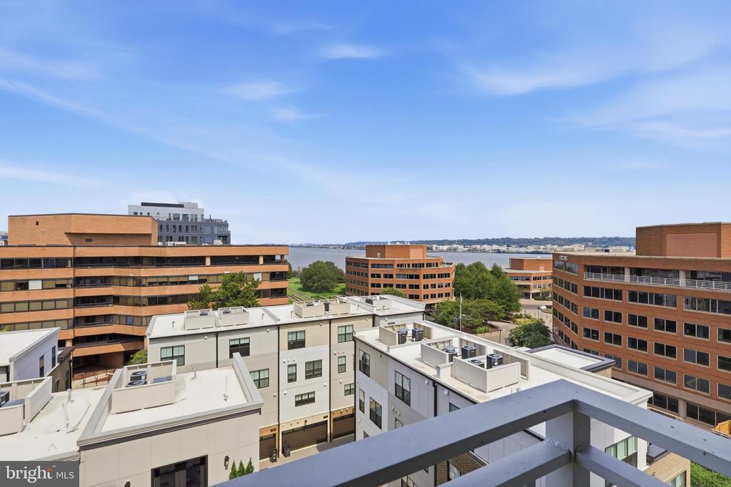 925 N FAIRFAX STREET Unit: 704