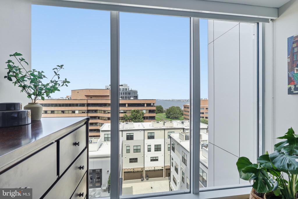 925 N FAIRFAX STREET Unit: 704