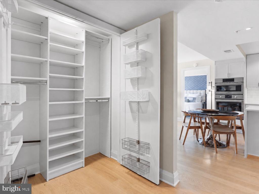 925 N FAIRFAX STREET Unit: 704