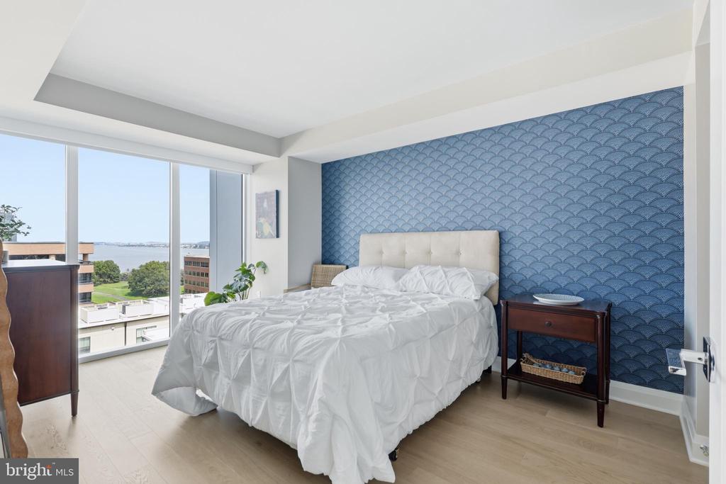925 N FAIRFAX STREET Unit: 704