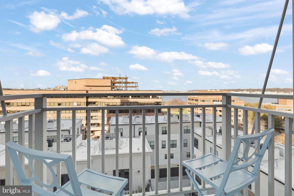 925 N FAIRFAX STREET Unit: 704