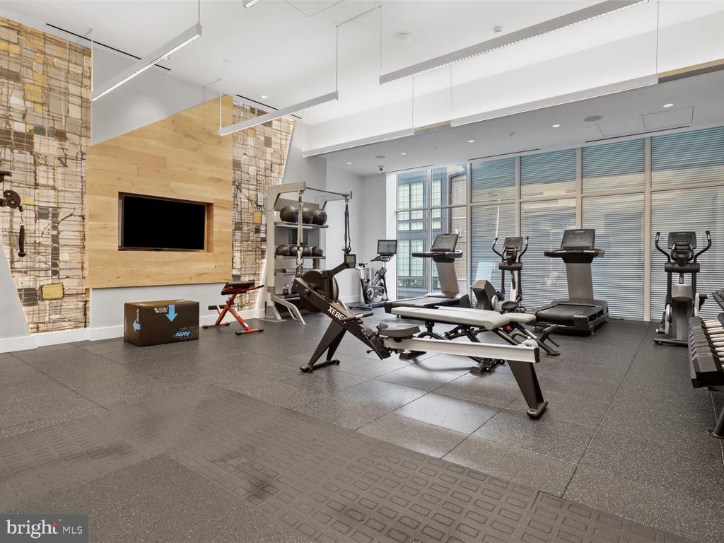 925 N FAIRFAX STREET Unit: 704