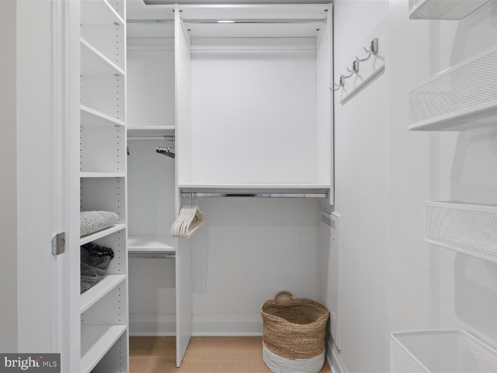 925 N FAIRFAX STREET Unit: 704