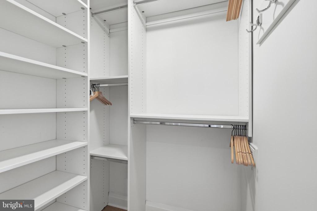 925 N FAIRFAX STREET Unit: 704