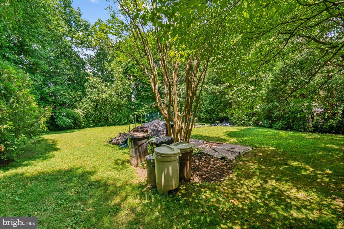 9914 Broadview Dr