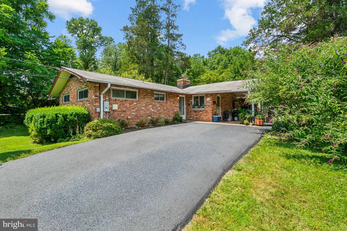 9914 Broadview Dr