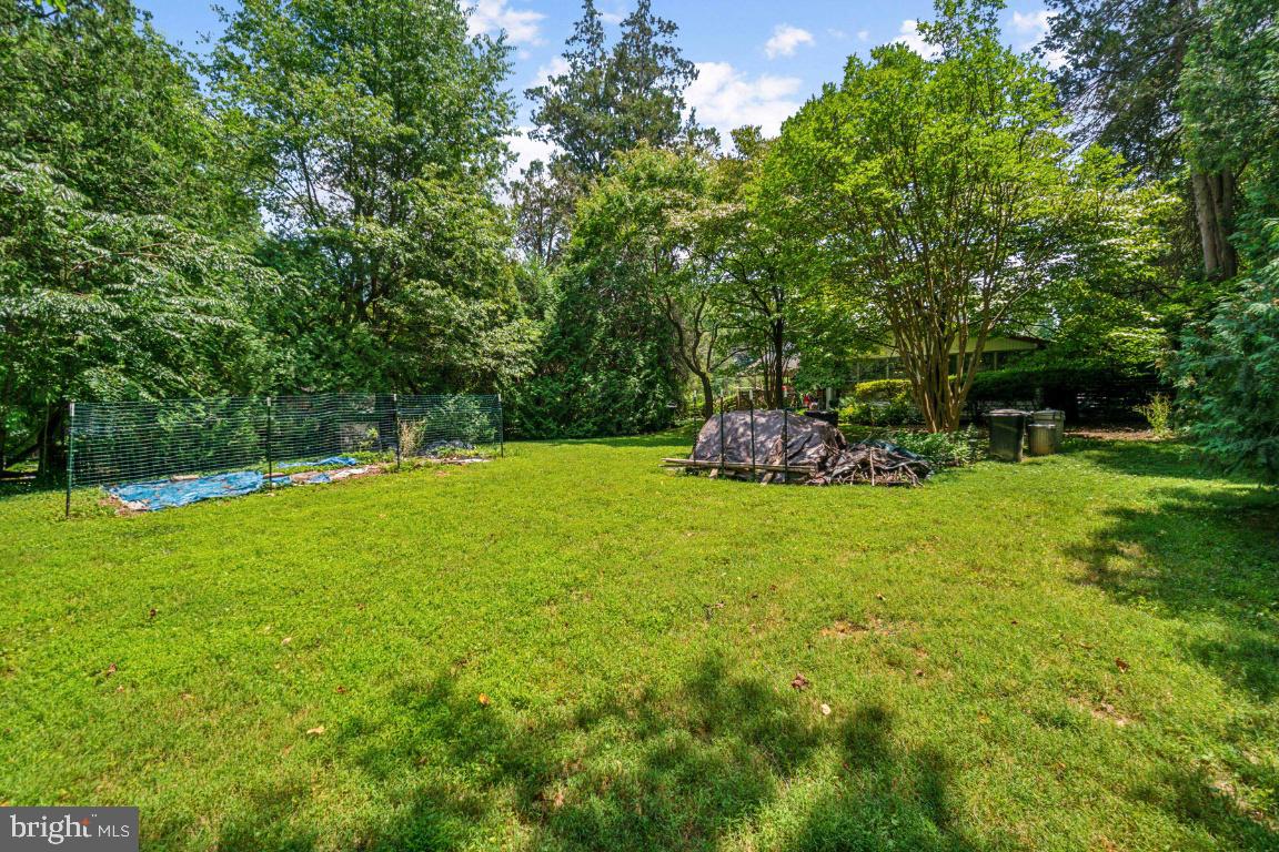 9914 Broadview Dr