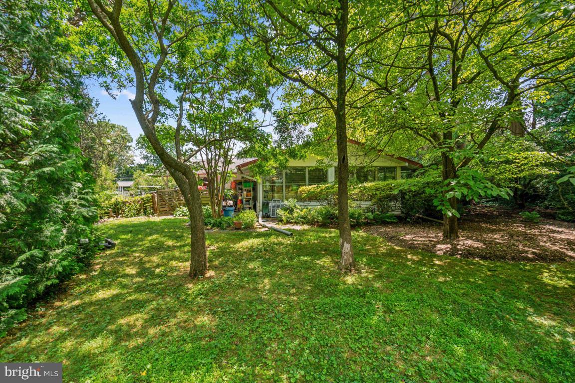 9914 Broadview Dr